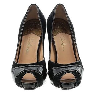 Chic Black Peep-Toe Platform Heels